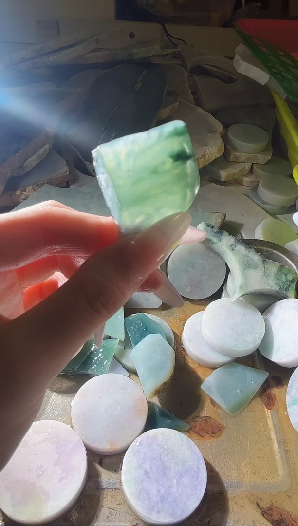 翡翠未镶嵌颈饰翡翠A货小蒋96