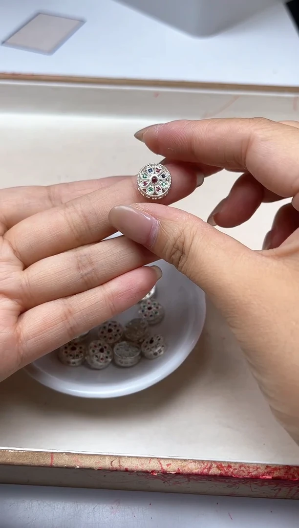 玛瑙/玉髓散珠合金B2376 合琻 车轮花花3个9元