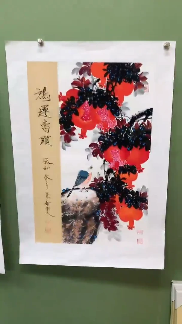 竖款精品开三花鸟，鸿运当头