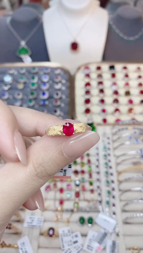 18K金镶嵌红宝石戒指红宝石达*仔.