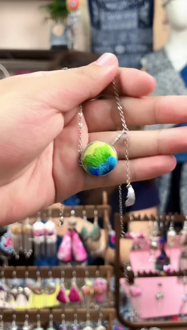 织绣民族风非遗老绣饰品528