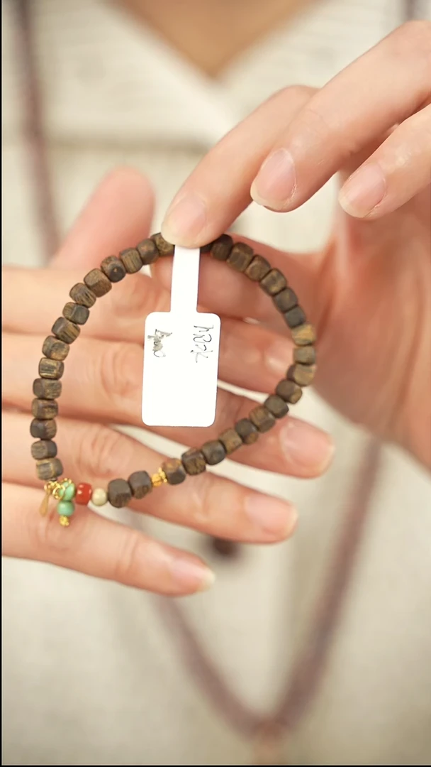 沉香手串莺歌绿棋随型单圈-280