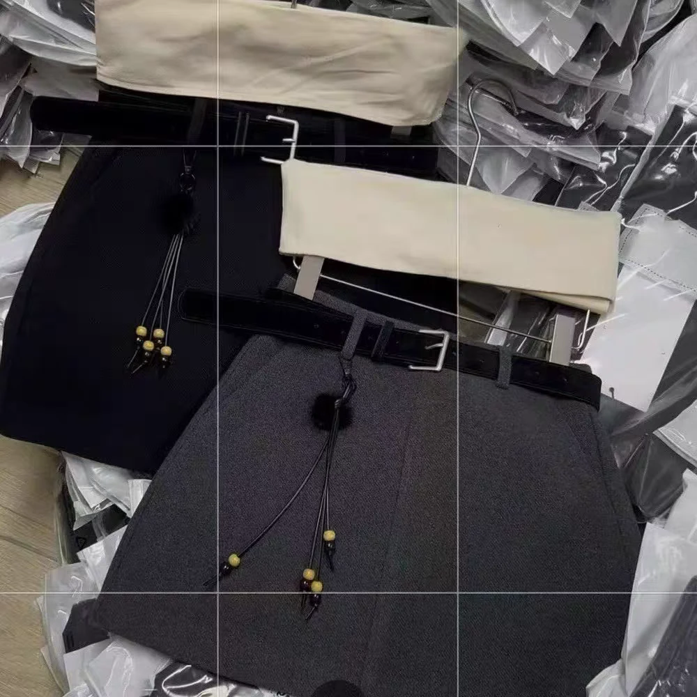 【加厚毛呢裙】2025冬季显瘦百搭高腰A字毛呢半身裙＋皮带＋挂件毛球
