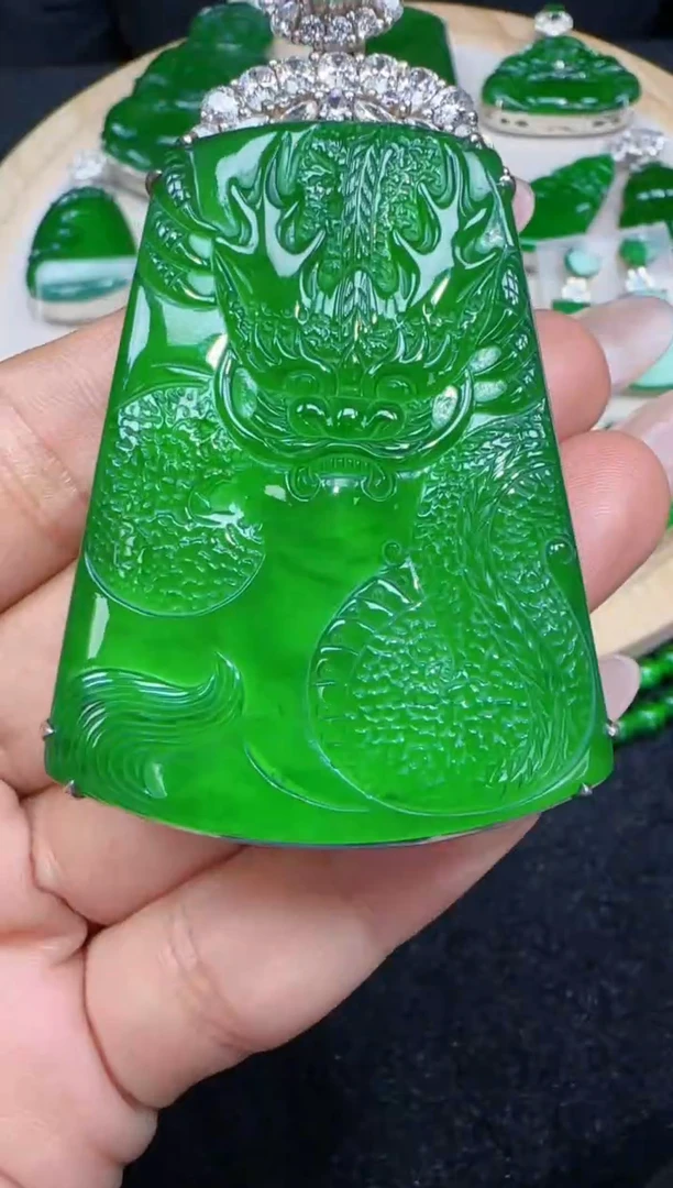 未镶嵌定制翡翠翡翠吊坠223