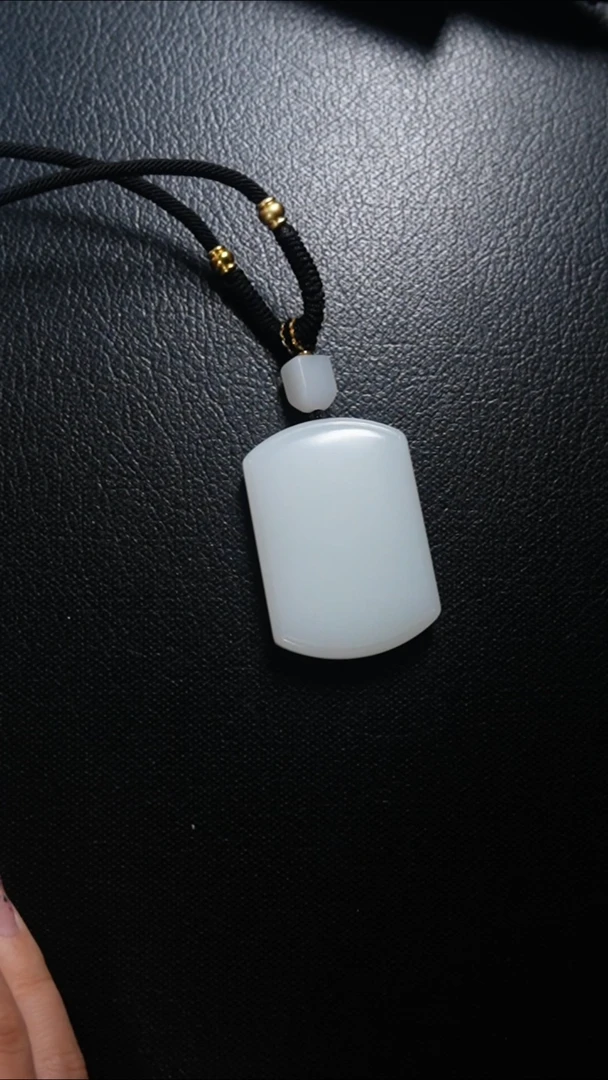 和田玉未镶嵌颈饰无事牌