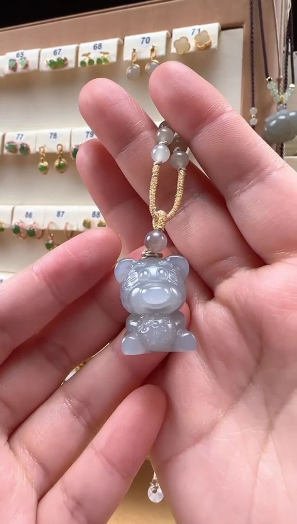 【闪购商品】和田玉颈饰未镶嵌草莓熊吊坠