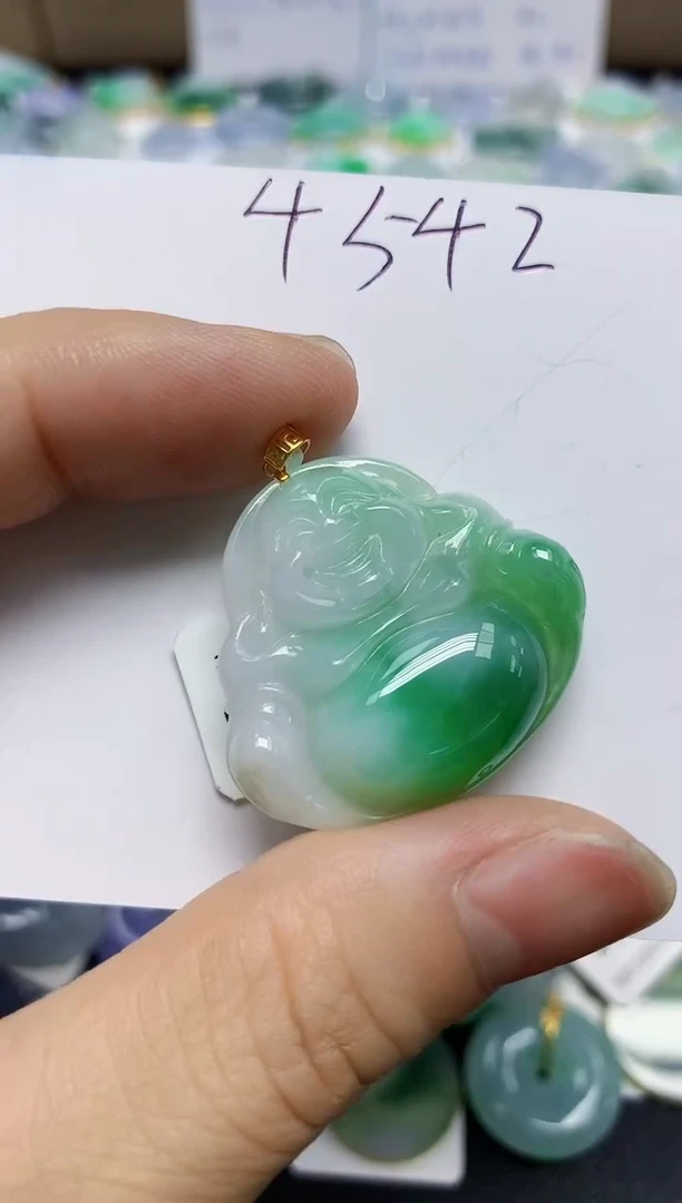 翡翠18K金镶嵌颈饰天然缅甸翡翠A货