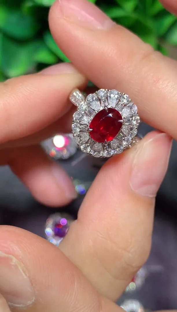 18K金镶嵌戒指红宝石1.39ct