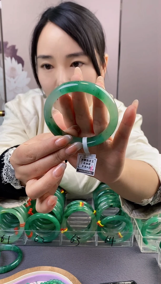 【闪购商品】石英质玉手镯未镶嵌7