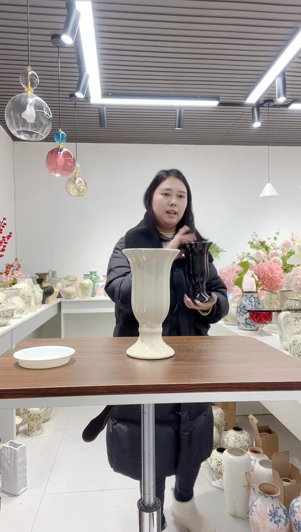 尾货清仓喇叭花奶黄色