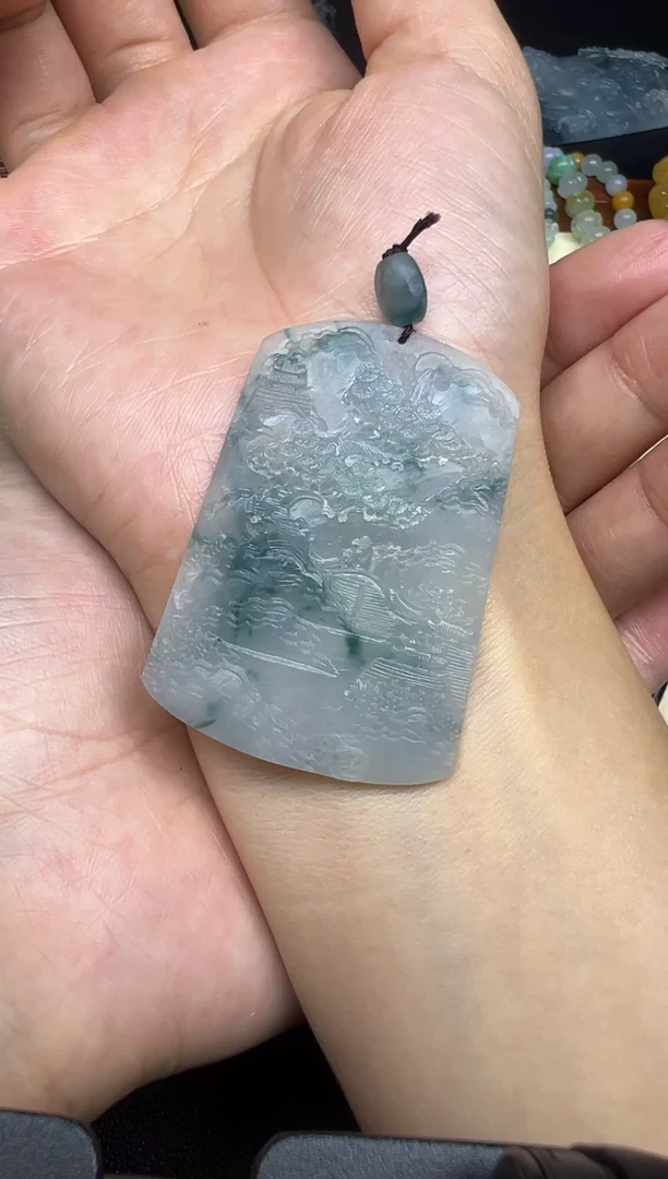 定制翡翠未镶嵌冰山水