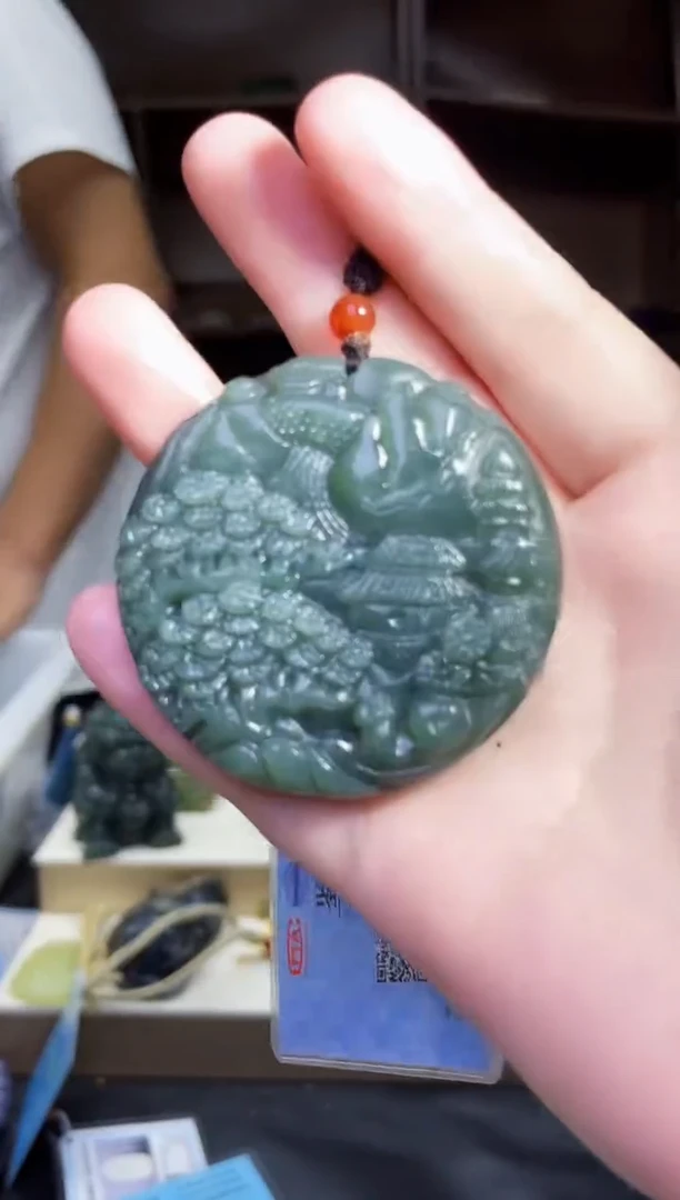 和田玉未镶嵌颈饰1