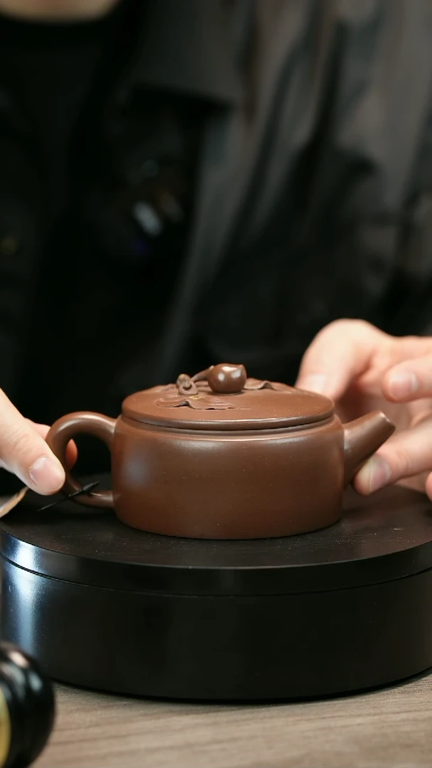 茶壶紫砂人****）H2450赵信军寿桃汉瓦