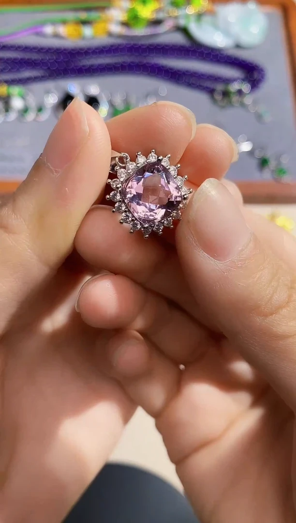 【闪购商品】水晶吊坠(不含链)未镶嵌多样性 发其一  【93】