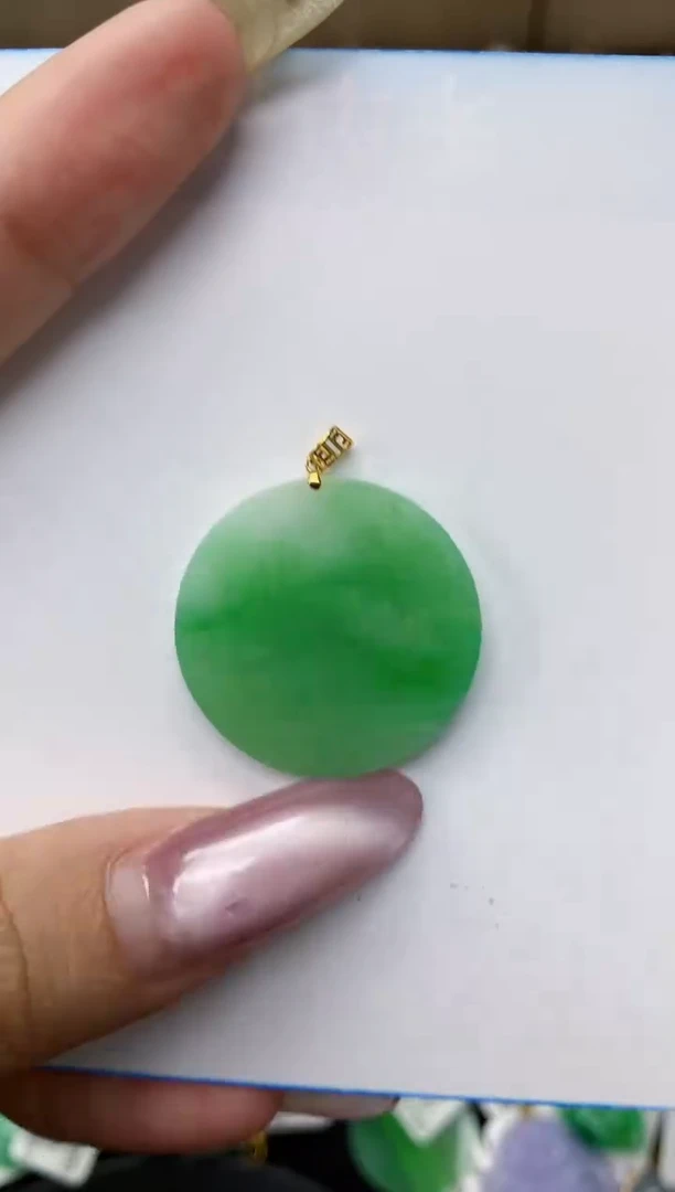 翡翠18K金镶嵌颈饰1111111111