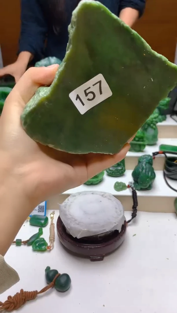 未镶嵌和田玉（碧玉）珠宝半成品0
