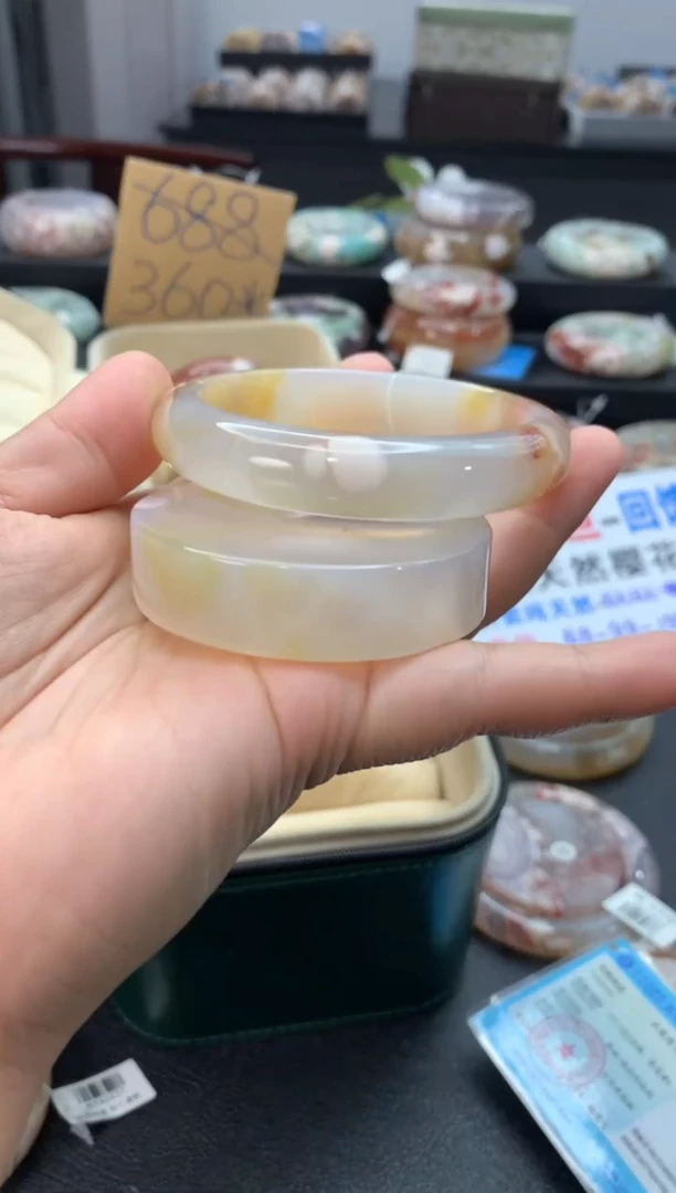 未镶嵌手镯石英质玉（57-58圈口）赠送镯心