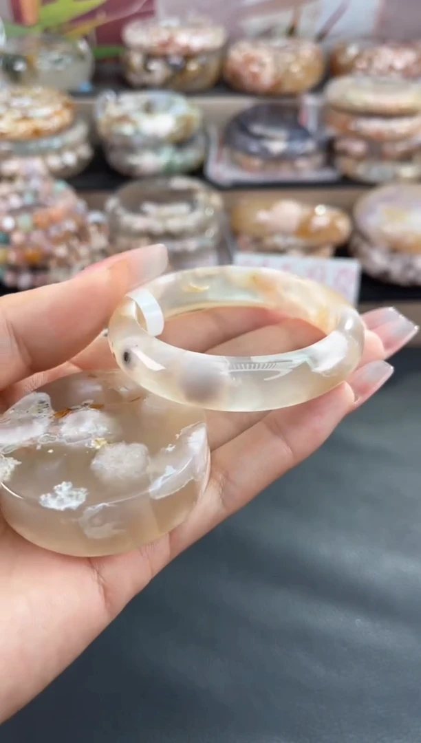 未镶嵌手镯石英质玉50（赠送镯心 不保证完美）