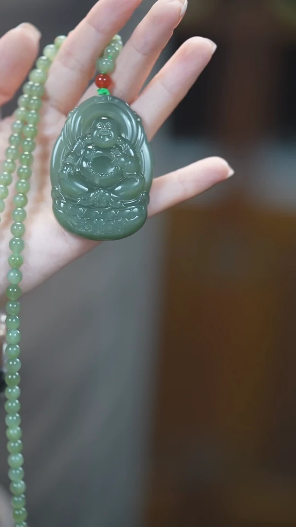 颈饰未镶嵌和田玉（碧玉）佛公