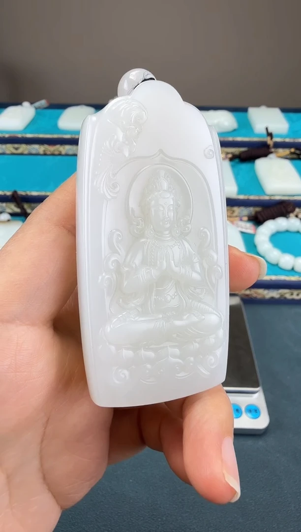 颈饰未镶嵌和田玉1