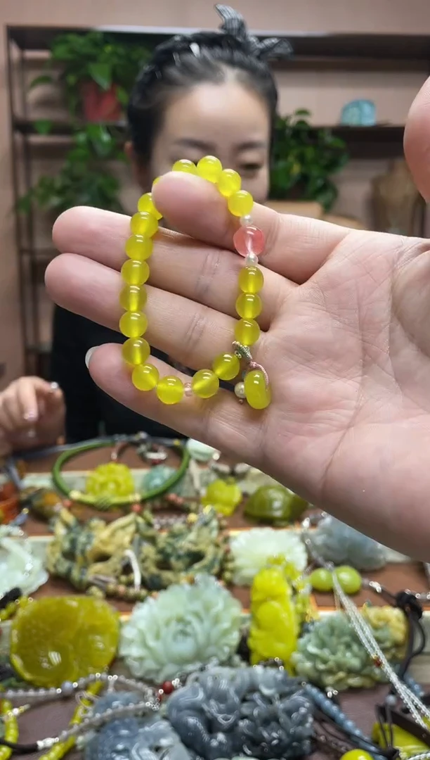 未镶嵌岫玉吊坠多样性发货发其中之一