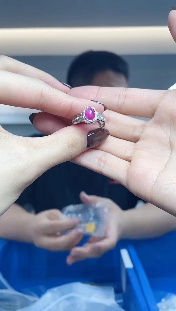 合成（培育）红宝石未镶嵌（多样性发一件）