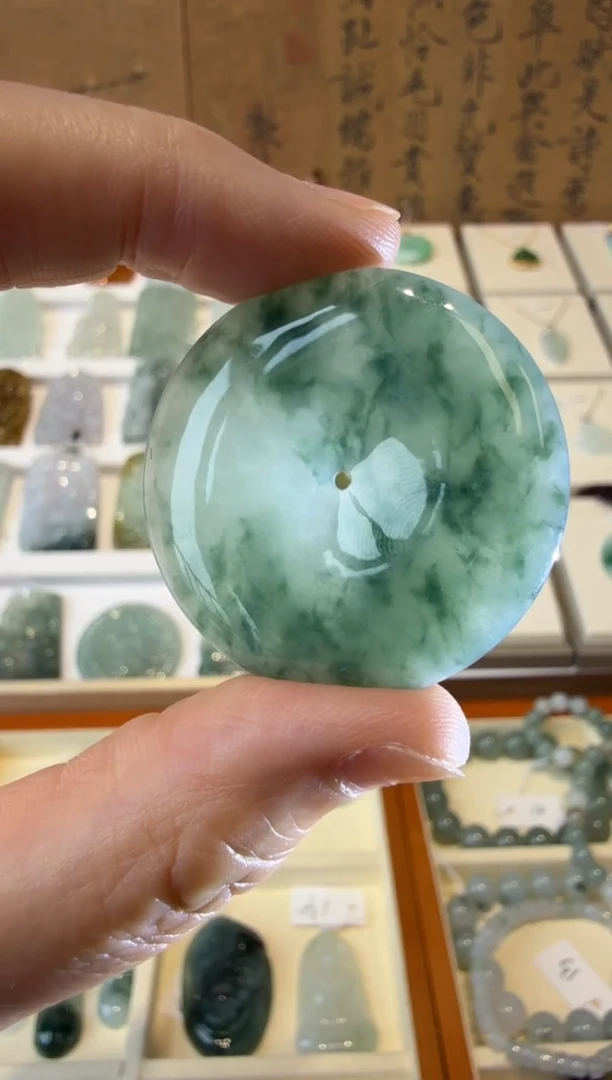 翡翠挂件未镶嵌A货翡翠多样性孤品