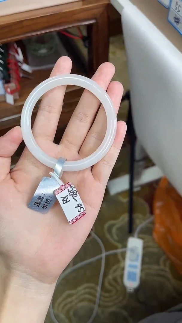 未镶嵌手镯和田玉56