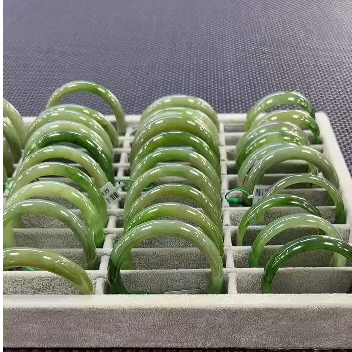 和田玉手镯一支(多样性发1件)