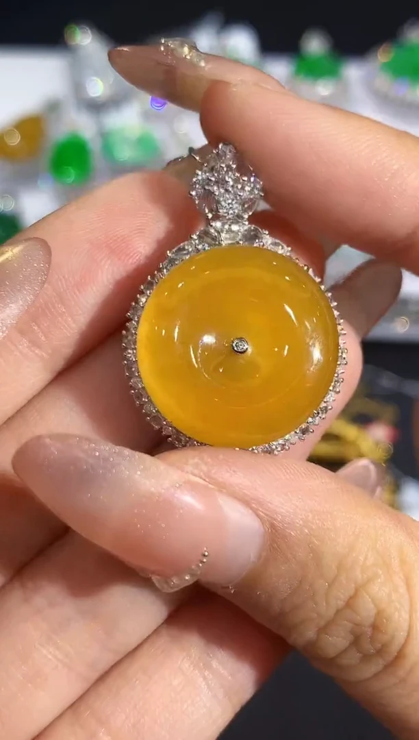 吊坠(不含链)18K金镶嵌翡翠SY0008138多样性发其一