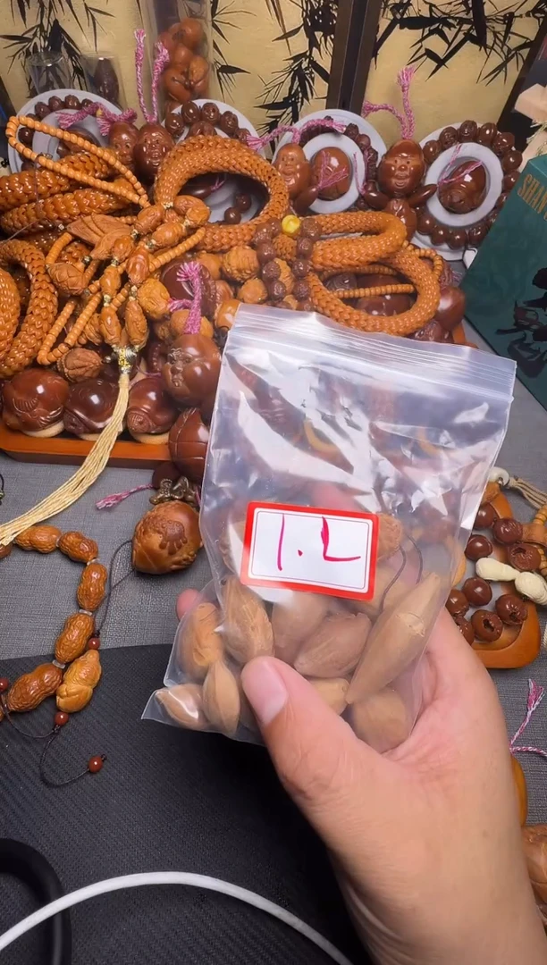 手串橄榄核天****单一包的