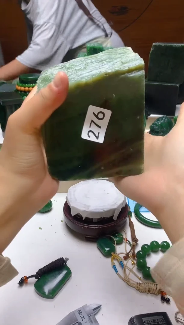 未镶嵌和田玉（碧玉）珠宝半成品0