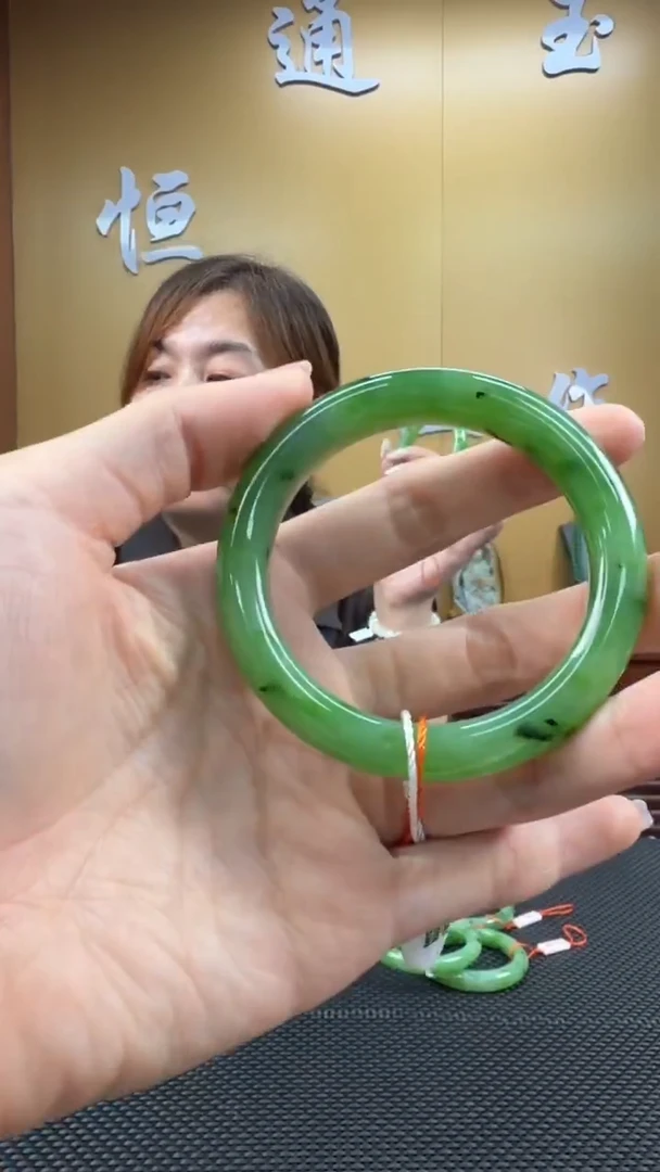 颈饰未镶嵌和田玉手镯53