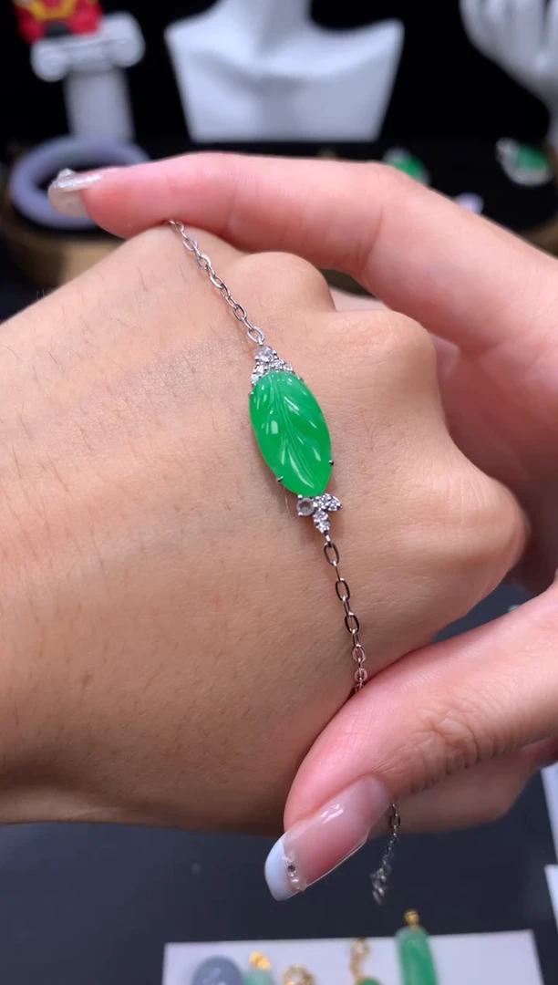 18K金镶嵌定制翡翠48小时鉴赏期 退货不扣服务费