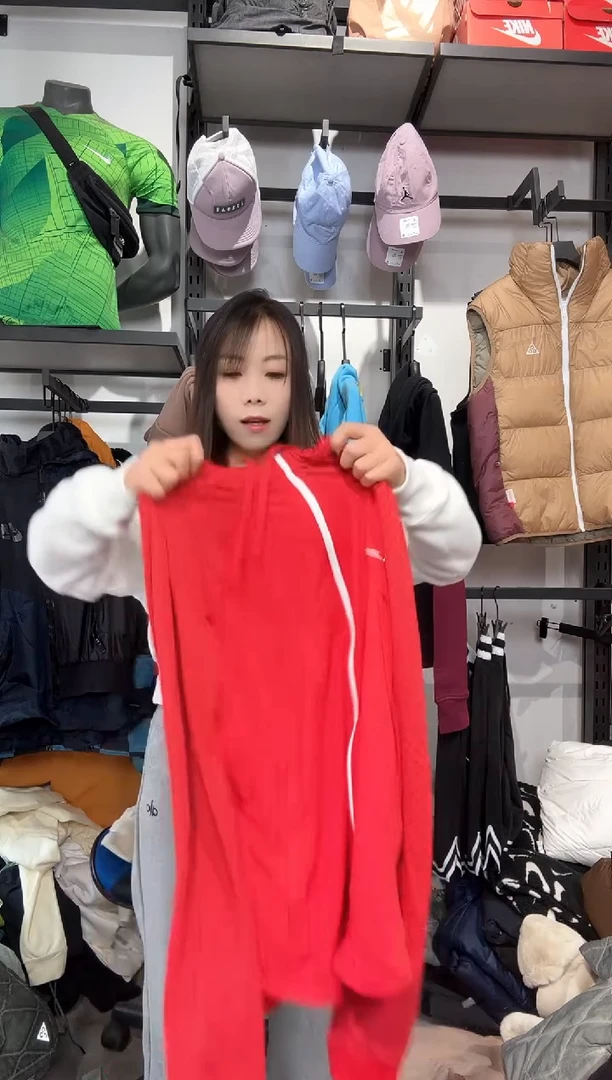 1633编码 瑕疵款直播间过款为准 尺码    身高  S 165