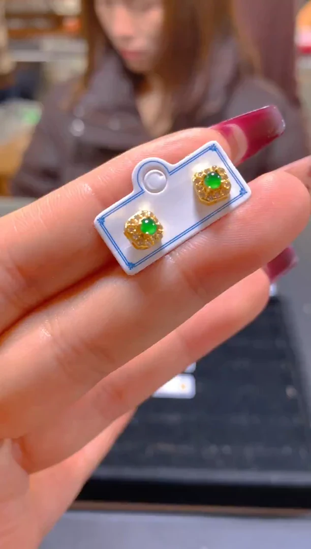 未镶嵌翡翠耳饰多样性发一