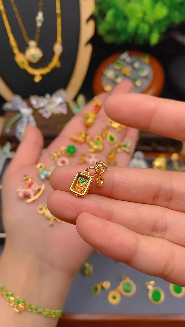 【闪购商品】翡翠吊坠(不含链)银S925镶嵌扎吉拉母