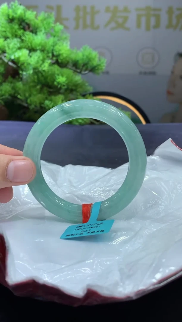 未镶嵌手镯翡翠翡翠手镯