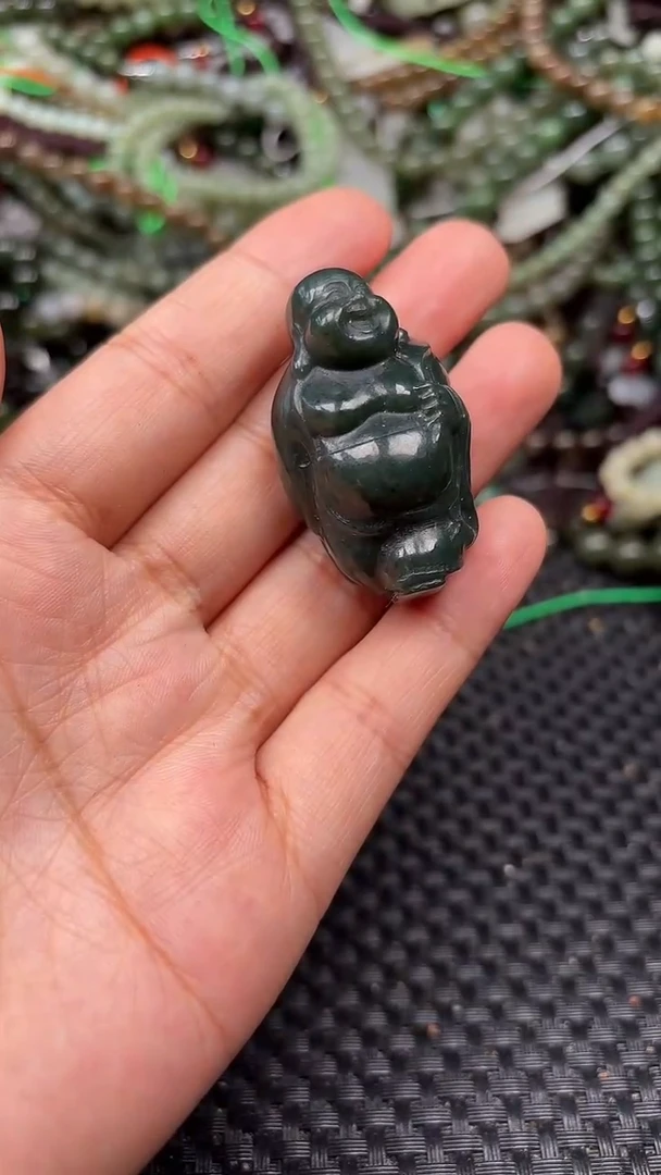 和田玉未镶嵌颈饰1