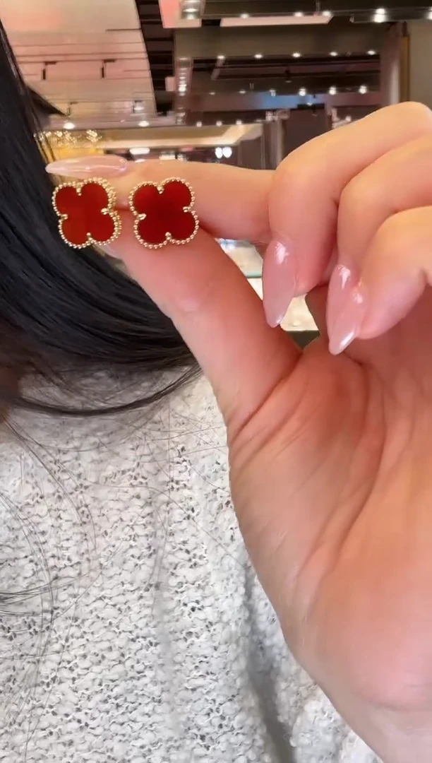 18K金镶嵌耳钉玛瑙/玉髓15mm红花耳钉