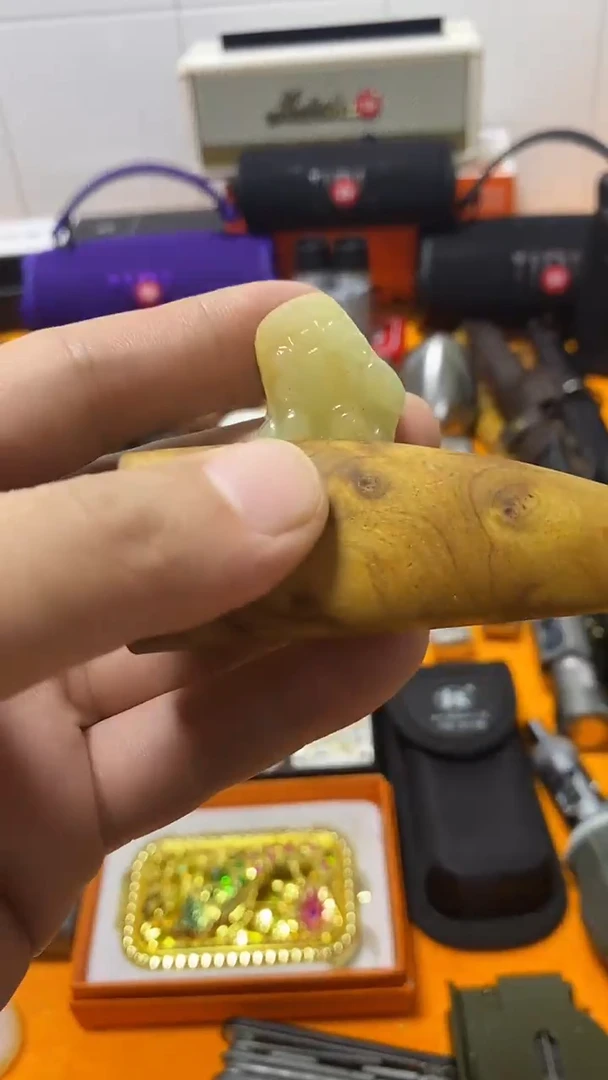 瓷片闪购商品 如图所示