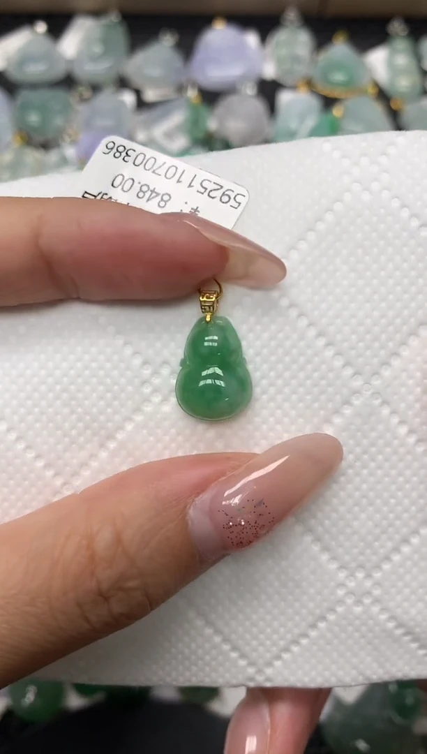 颈饰18K金镶嵌翡翠1111111111