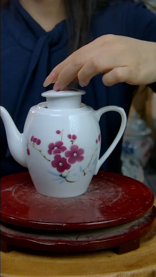 摆件陶景德镇陶瓷摆件翠竹红梅水桶壶