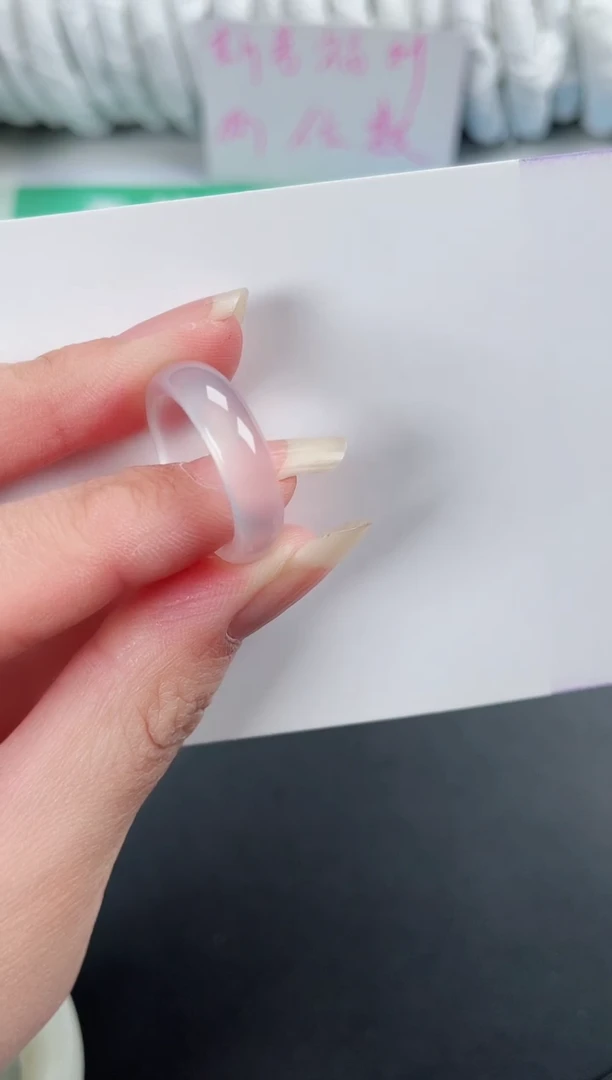 【闪购商品】石英质玉手镯未镶嵌888