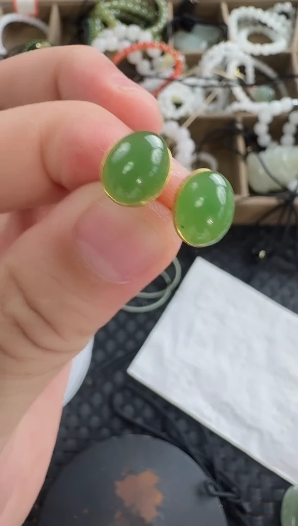 和田玉未镶嵌颈饰碧玉耳钉