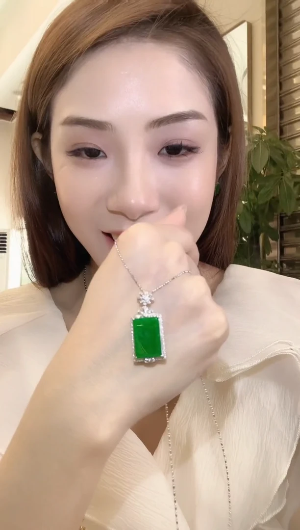 翡翠18K金镶嵌吊坠(不含链)A17翡翠