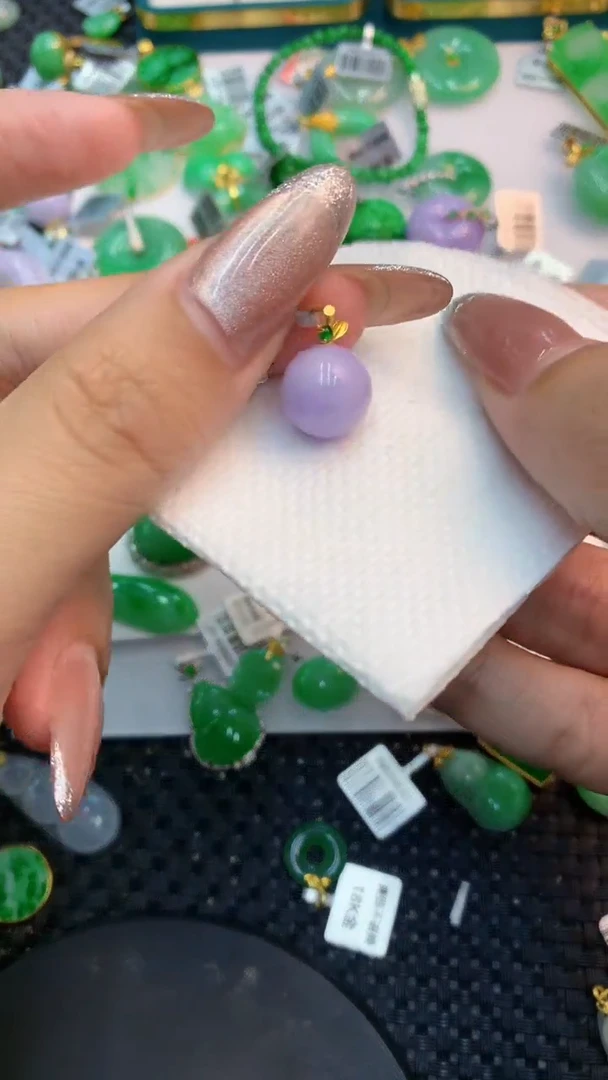 颈饰18K金镶嵌翡翠1