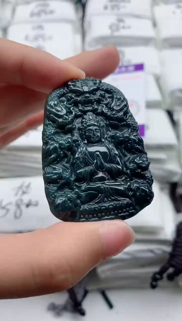 翡翠未镶嵌颈饰1