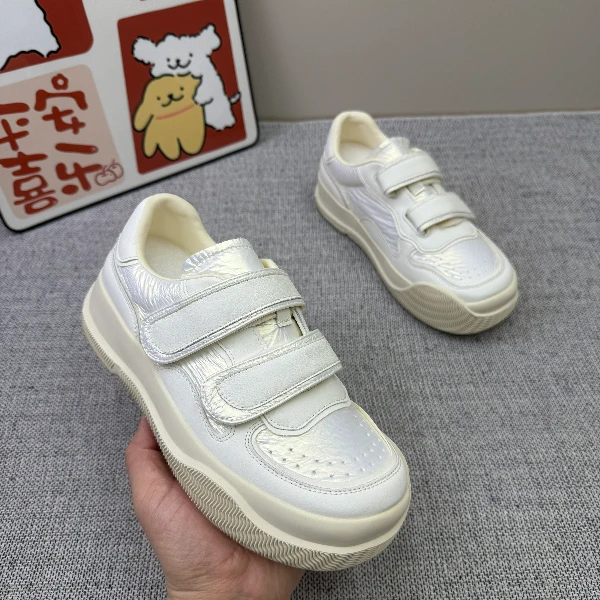 明星同款真皮休闲鞋对面马蹄厚底小白鞋女新款魔术贴运动板鞋