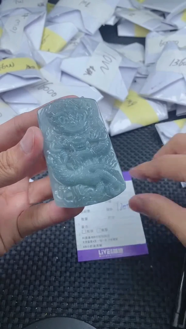 翡翠未镶嵌颈饰